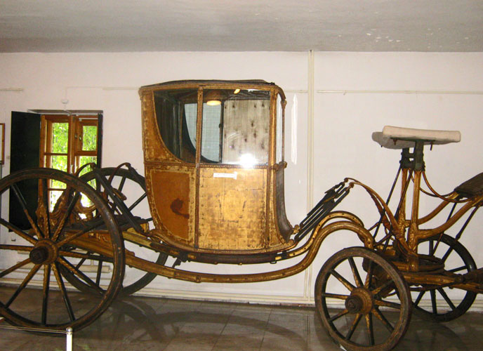 Карета 19 века, экспонат музея «Конный двор»