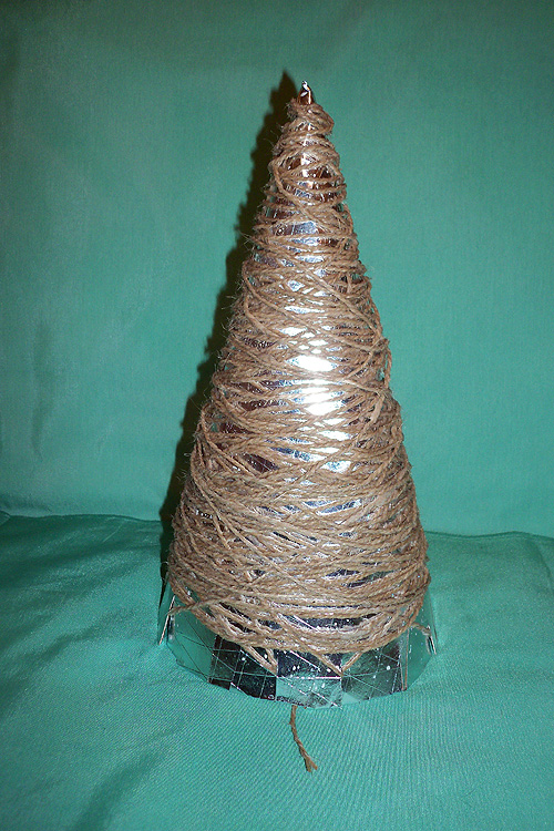 Настольная елка и другие украшения из упаковочного шпагата