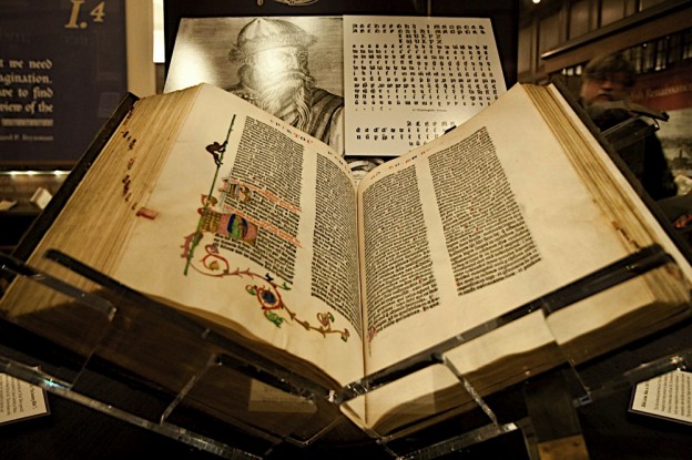 Библия Гутенберга, 1456 г. Фото: vrau.net
