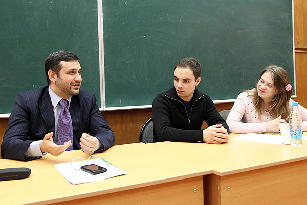Владимир Легойда со студентами МГИМО