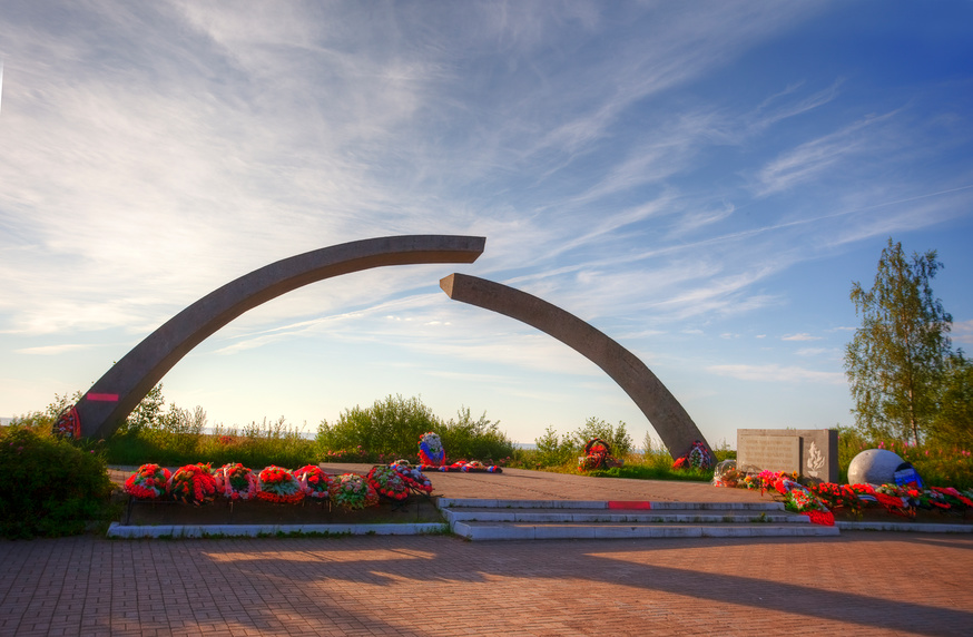 Памятник "Разорванное кольцо". Фото: Литвяк Игорь