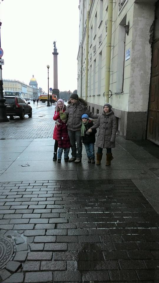 Глеб Калюжнюк с детьми