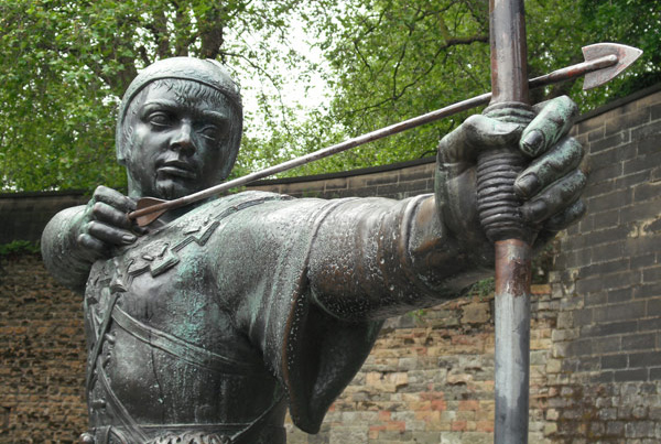 Памятник Гуду у стен Ноттингемского замка