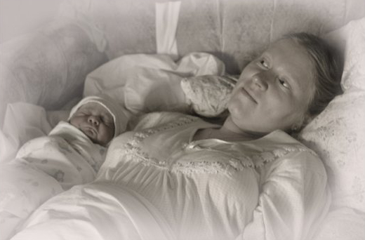 Супруга Глеба Калюжнюка с новорожденной дочкой Лизрой