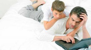И с отцом – да без отца. Почему папы далеки от детей?